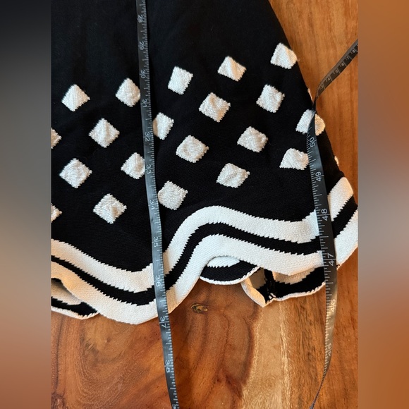 Lela Rose black and white long sleeve knit dress - Picture 15 of 15